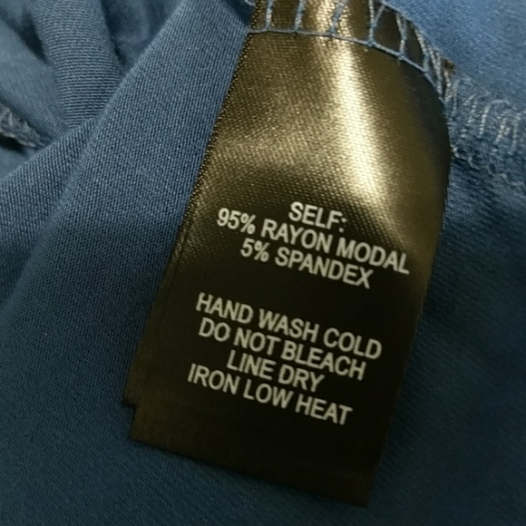 Lulus blouse in blue with arm cutouts - Picture 6 of 7